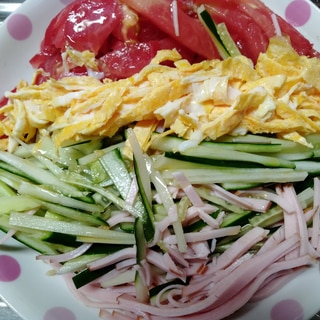 トマトきゅうりハム卵焼ごま油の醤油ダレ冷やし中華